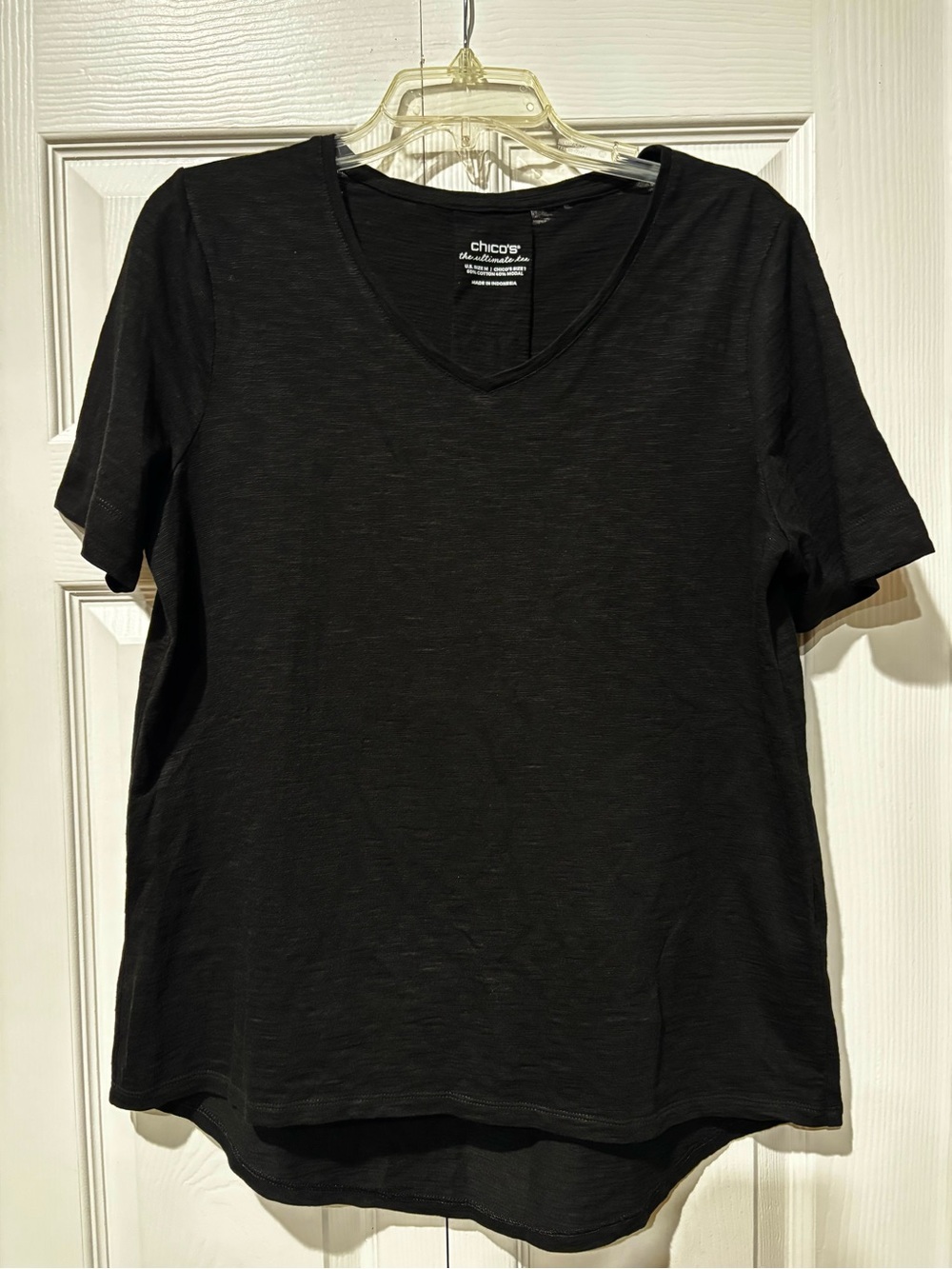 Chico's The Ultimate Tee Black V-Neck Short Sleeve Tee